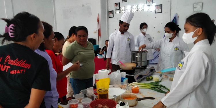 Tunjang Potensi Wisata, Polimdo Gelar Pengabdian dan Konservasi di Desa Darunu Minut
