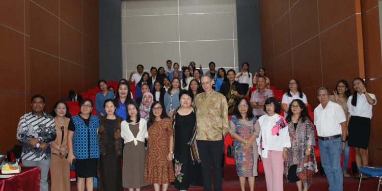 Workshop dan Entrepreneurship Competition di Kampus Polimdo Menghadirkan Prof Ronald Betzig MBA M dari Amerika Serikat