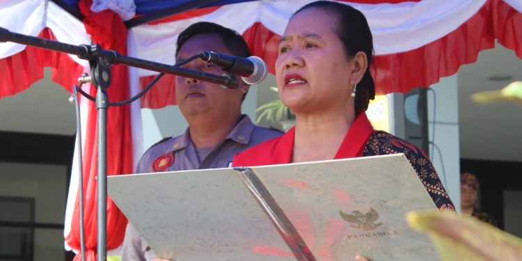 Maryke Alelo Direktur Polimdo Menjadi Inspektur Upacara HUT Kemerdekaan RI Ke-78