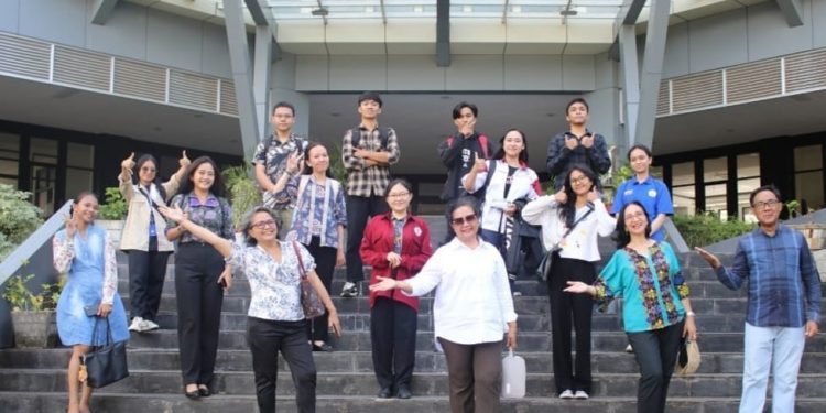 Polimdo Sukses Kirim 12 Mahasiswa ke Luar Negeri dengan Beasiswa IISMA 2024