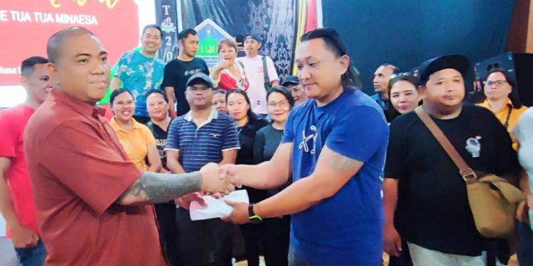 Pranatal Paesaan, Tonaas Wangko Ishak Tambani Berbagi Kasih dengan Wartawan Pemkab Minut