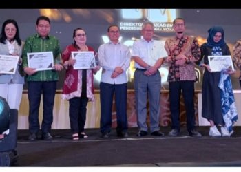 POLIMDO Raih Penghargaan Terbaik 3 sebagai Perguruan Tinggi Vokasi Berprestasi dalam Peningkatan Output Penelitian dan Pengabdian Masyarakat