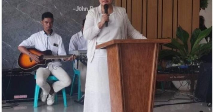 Moment Paskah Dirayakan Civitas Akademika Polimdo, Ini Kata Direktur Dra Maryke Alelo