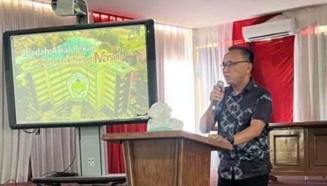Wakil Direktur Bidang Kemahasiswaan Alumni dan Senat Polimdo Motivasi Para Mahasiswa Untuk Membangun Relasi