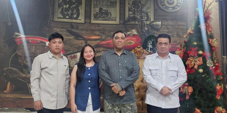 Tonaas Wangko Ishak Tambani Terima Kunjungan Wamendes RI Ahmad Riza Patri