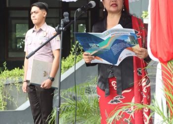 Direktur Polimdo Sampaikan Amanat Resmi dari Menteri Pendidikan Tinggi dan Teknologi RI di Upacara Hardiknas